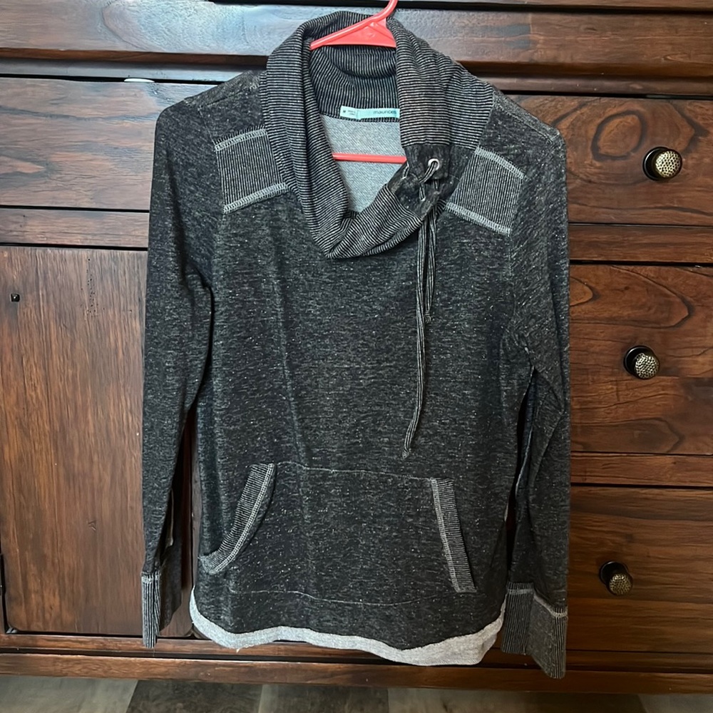 Long Sleeve pull over, size M